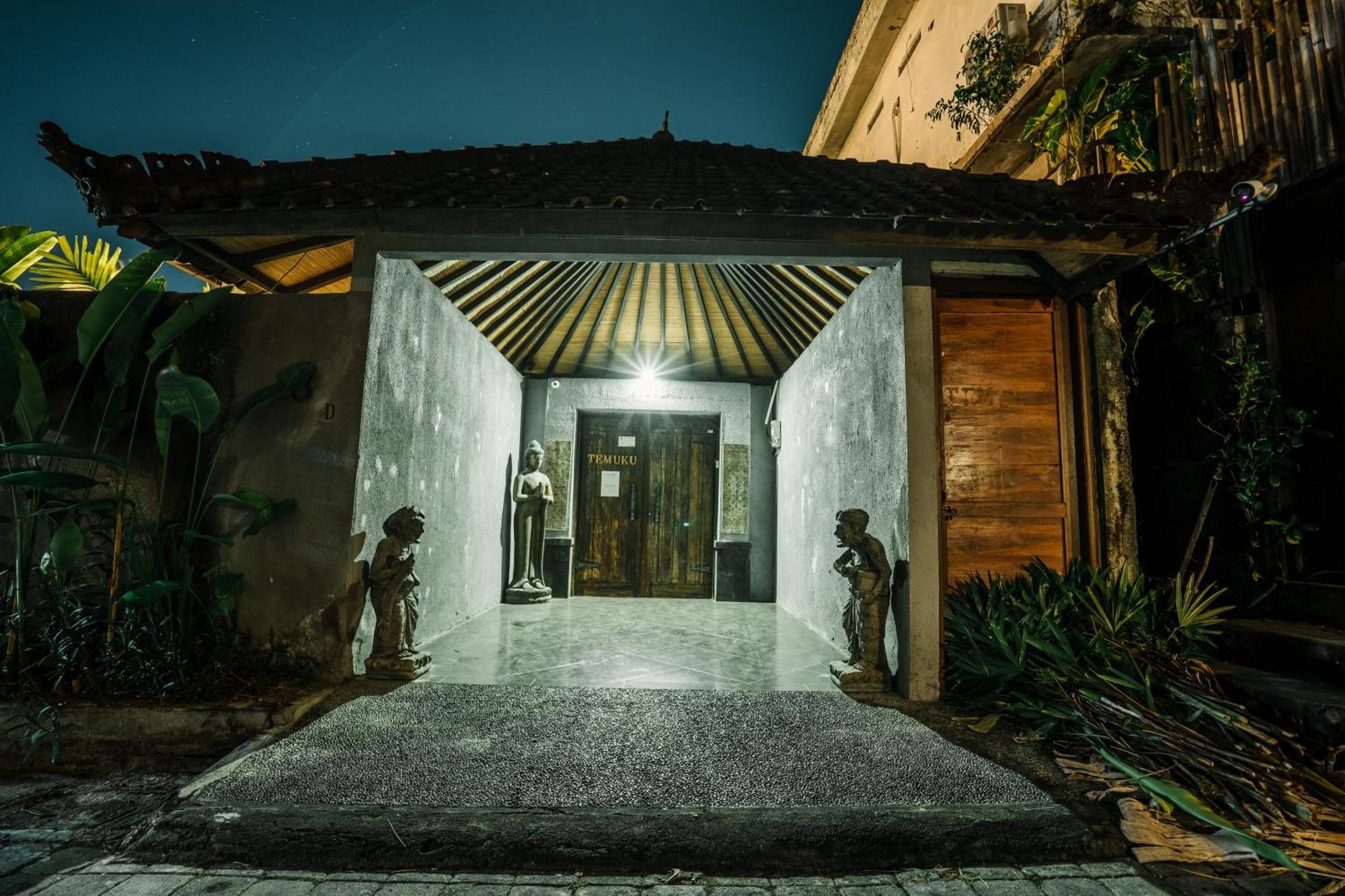 Sari Temuku Villa Seminyak Esterno foto